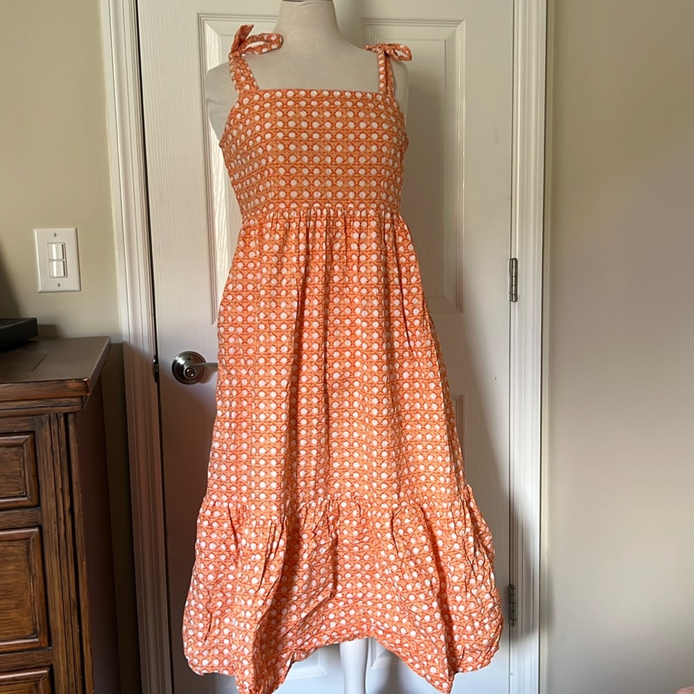 Adorable tie strap dress